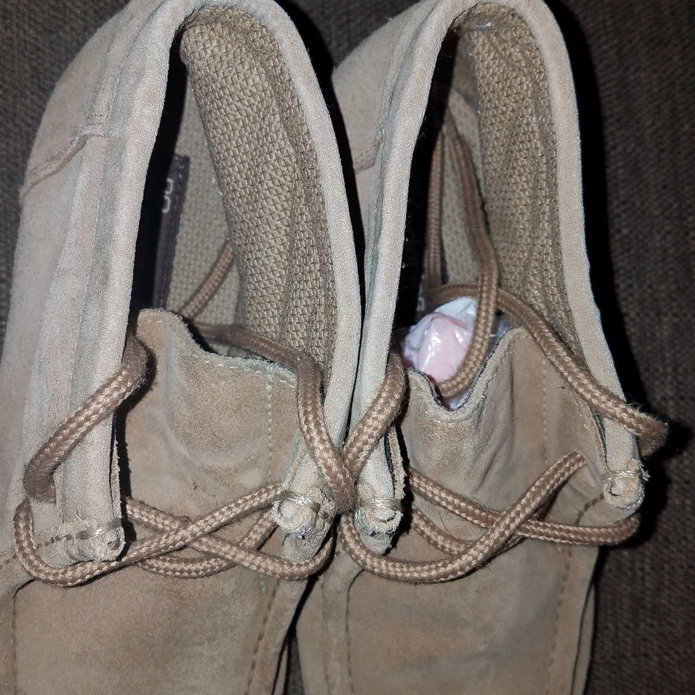 Boots - Picture 2 of 8